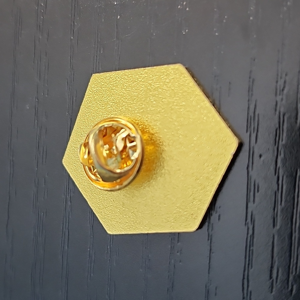 Dungeons and Dragons 20-Sided Die Inspired Enamel Pin - Picture 2 of 4